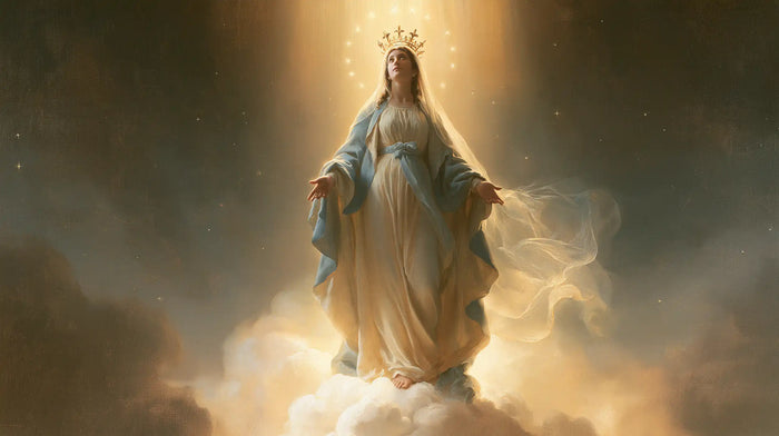 Marie, Reine du Ciel — Les Pieds nus au seuil du halo calme