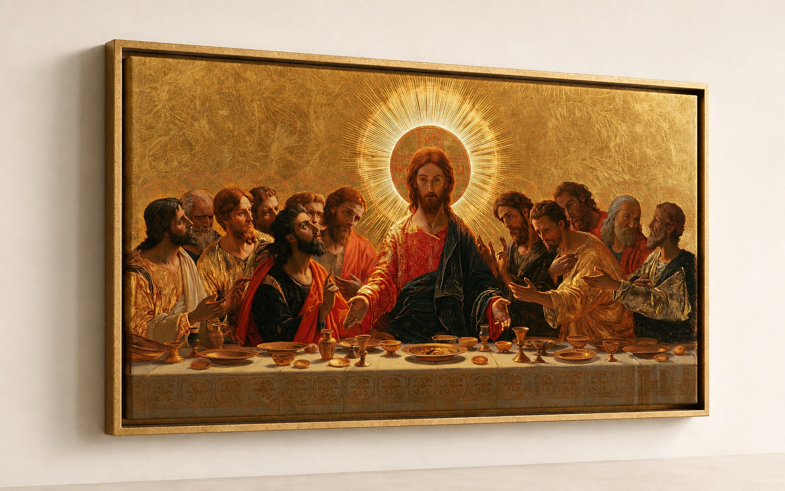 La même œuvre d’art de la Cène imprimée sur toile dans un cadre flottant en or antique
